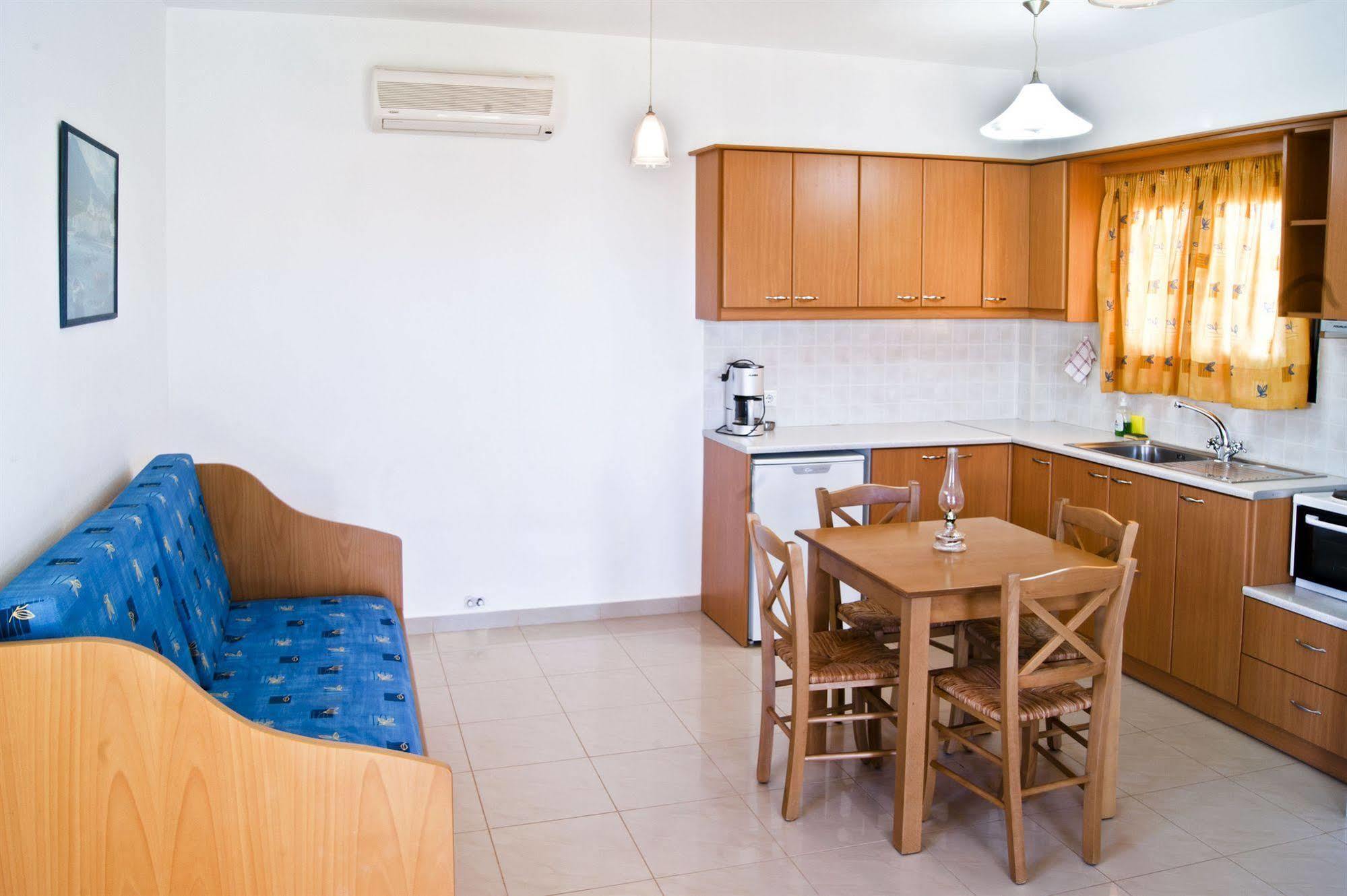 Fotini Apartments Палекастрон Екстериор снимка