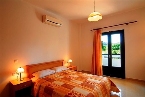 Fotini Apartments Палекастрон Екстериор снимка