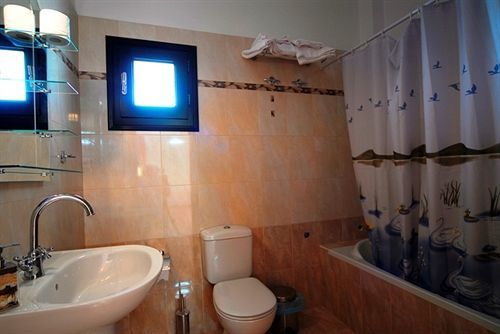 Fotini Apartments Палекастрон Екстериор снимка