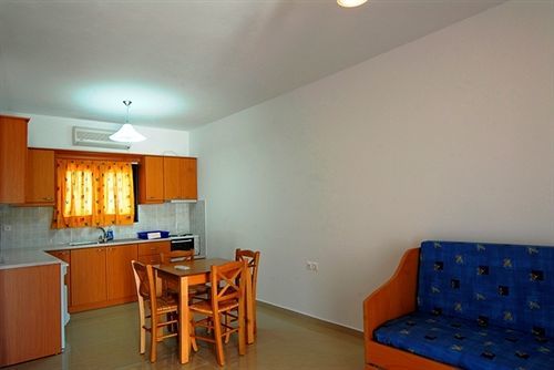 Fotini Apartments Палекастрон Екстериор снимка